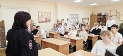 Шпаковские полицейские провели профориентационную встречу со старшеклассниками