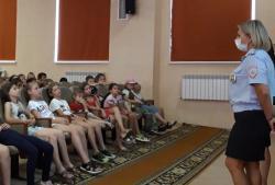 В Михайловске сотрудники полиции и общественники побывали в летнем оздоровительном лагере
