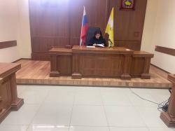 Курение в здании суда