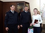 Сотрудники Шпаковской полиции поздравили юных жительниц района с Международным женским днем и вручили паспорта