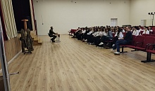 10 апреля в МБОУ СОШ №20 города Михайловска состоялась встреча обучающихся 8-х классов с участником специальной военной операции.