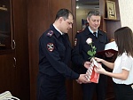 Сотрудники Шпаковской полиции поздравили юных жительниц района с Международным женским днем и вручили паспорта